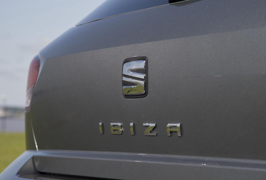 Логотип Seat Ibiza Xcellence 2017 года  (UK) (фото 8 из 38)